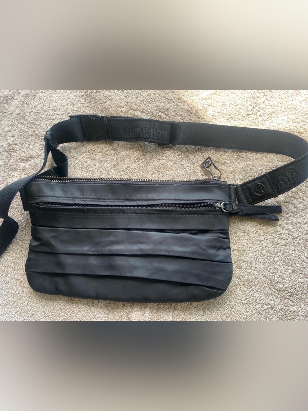 VTG Lululemon Travel Pooch Belt Bag Pleated Fanny Pack Black Rare